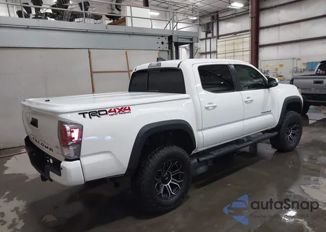 2021 Toyota Tacoma Trd Off-Road z USA, uszkodzony, nr VIN 3TMCZ5AN0MM441950